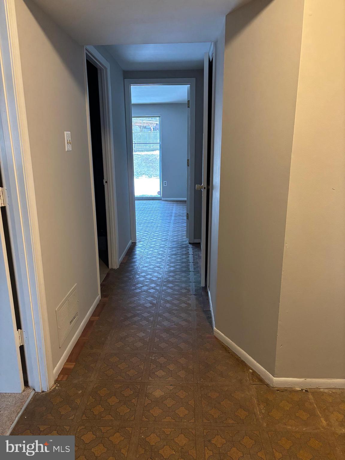 HICKORY HOLLOW - Residential