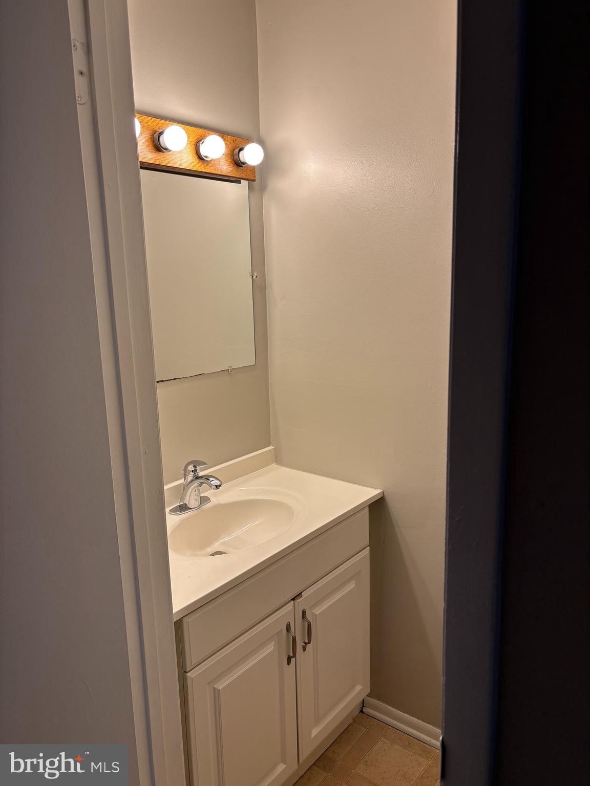 HICKORY HOLLOW - Residential