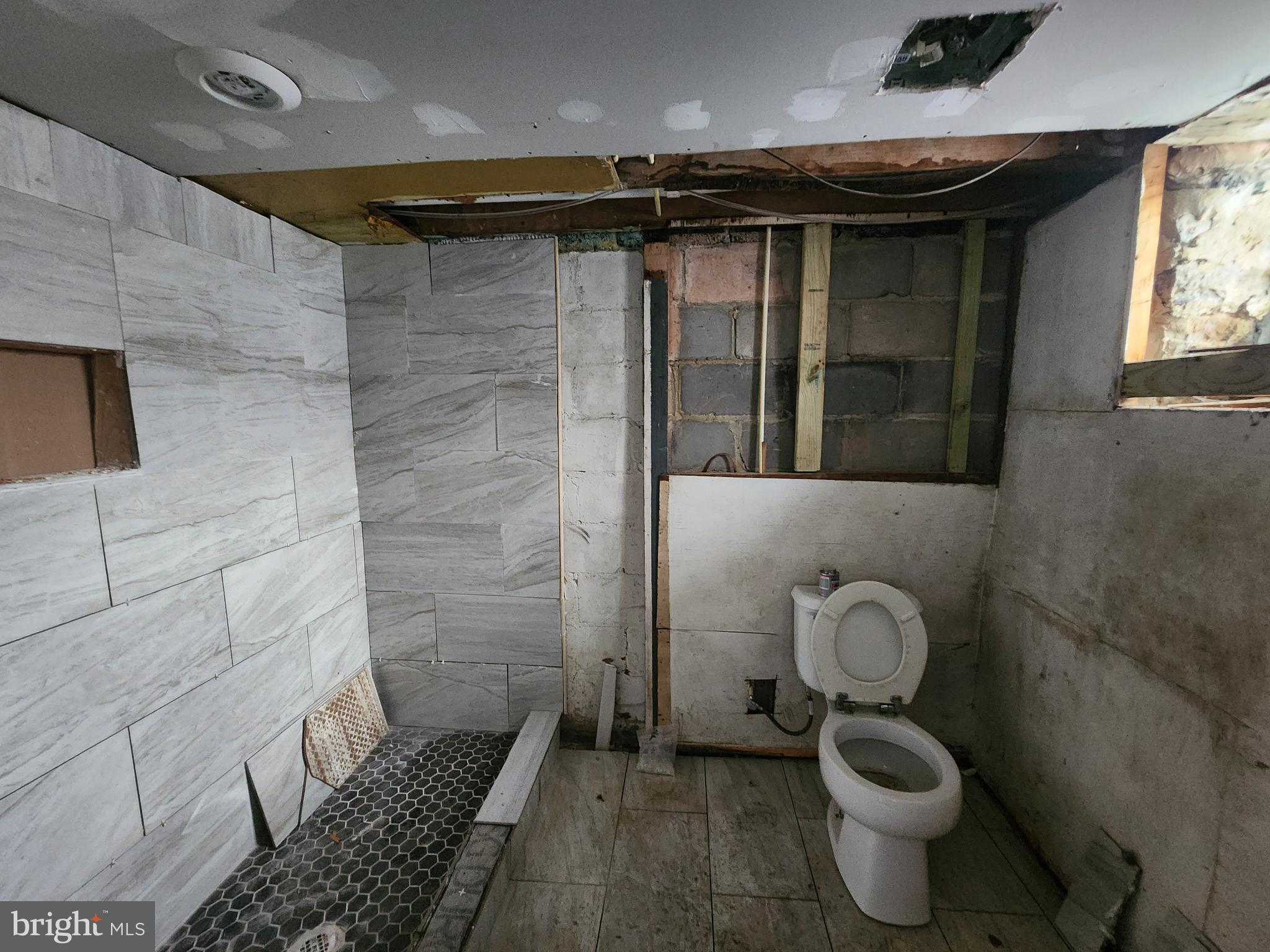 WOODMERE - Residential