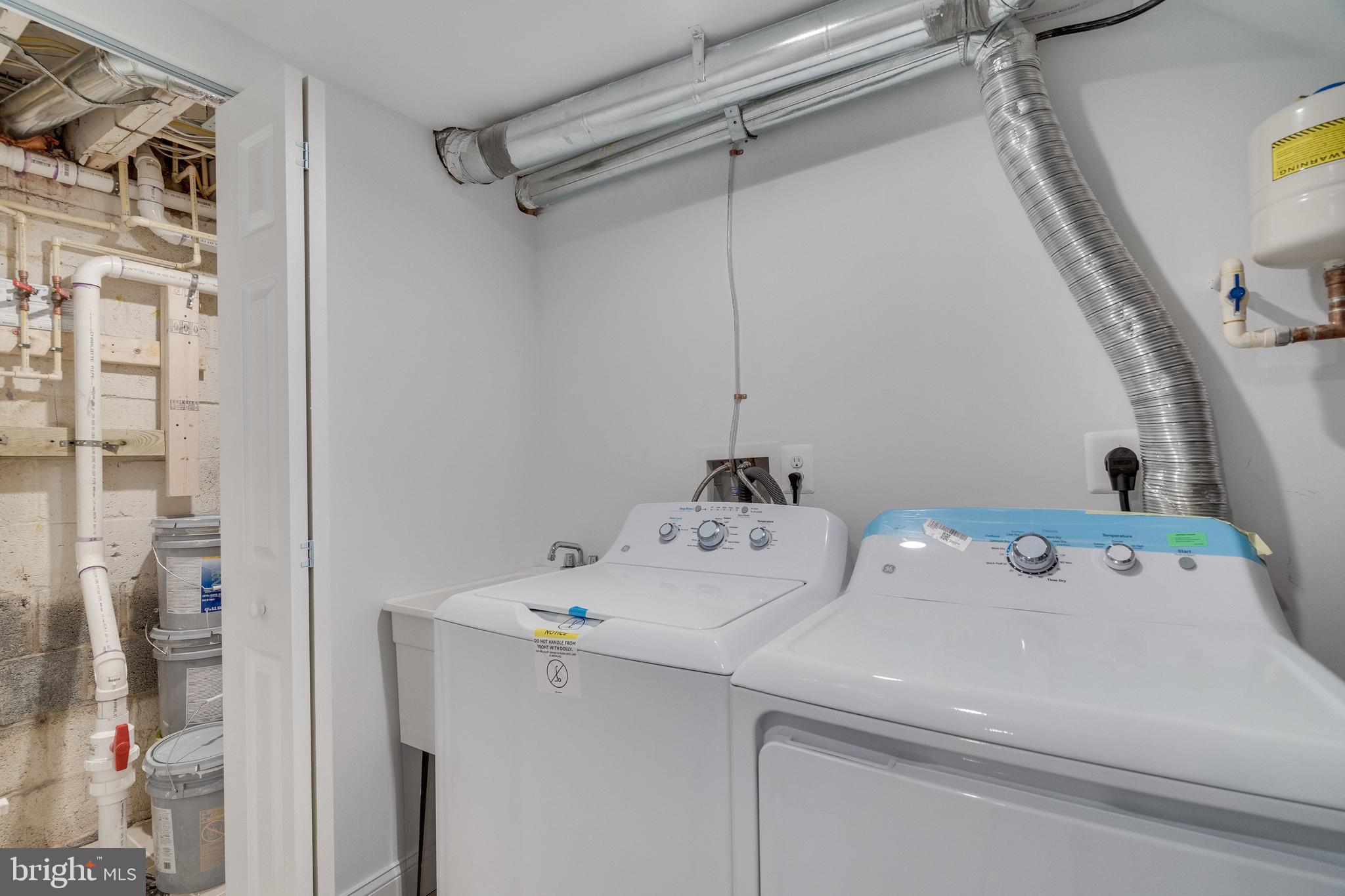 WARWICK VILLAGE - Residential