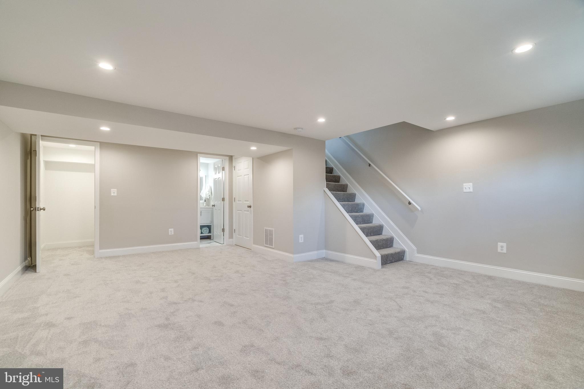 WARWICK VILLAGE - Residential