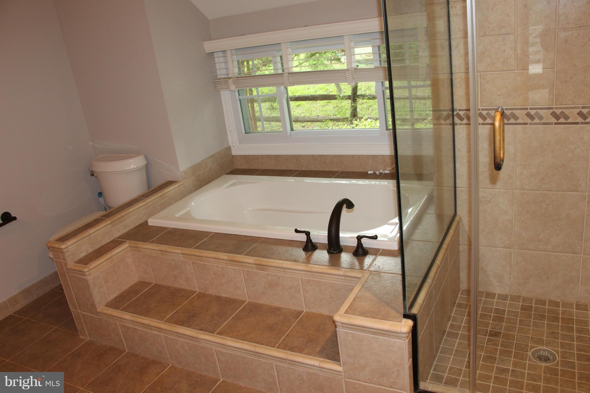 SOUTH RUN OAKS - Residential