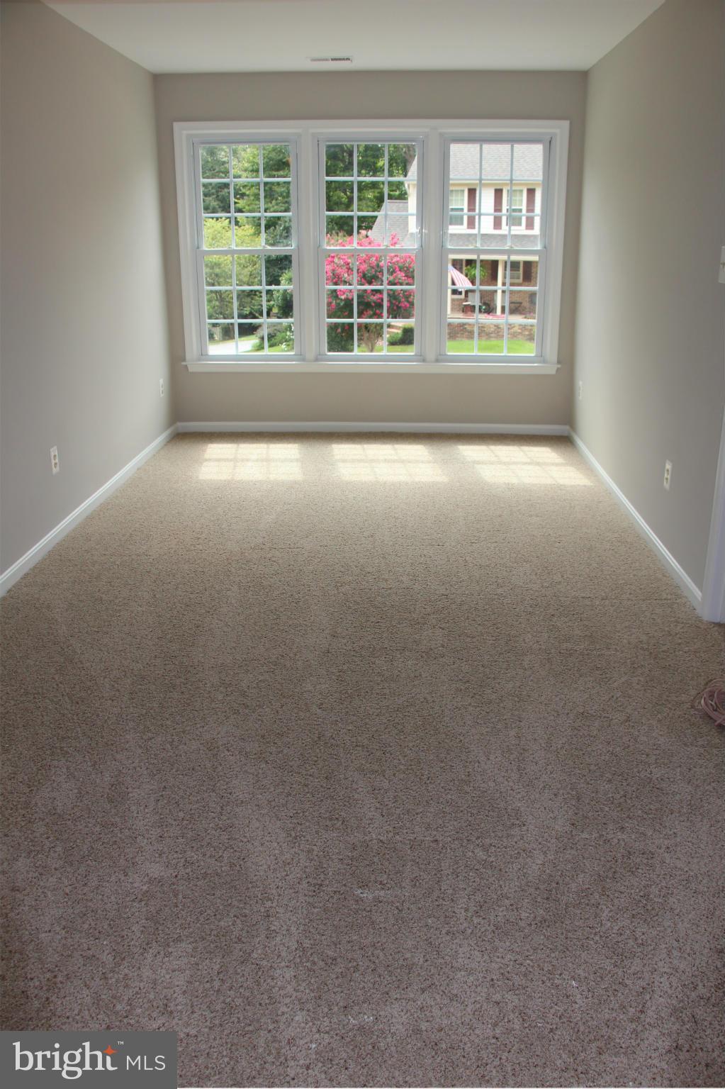 SOUTH RUN OAKS - Residential