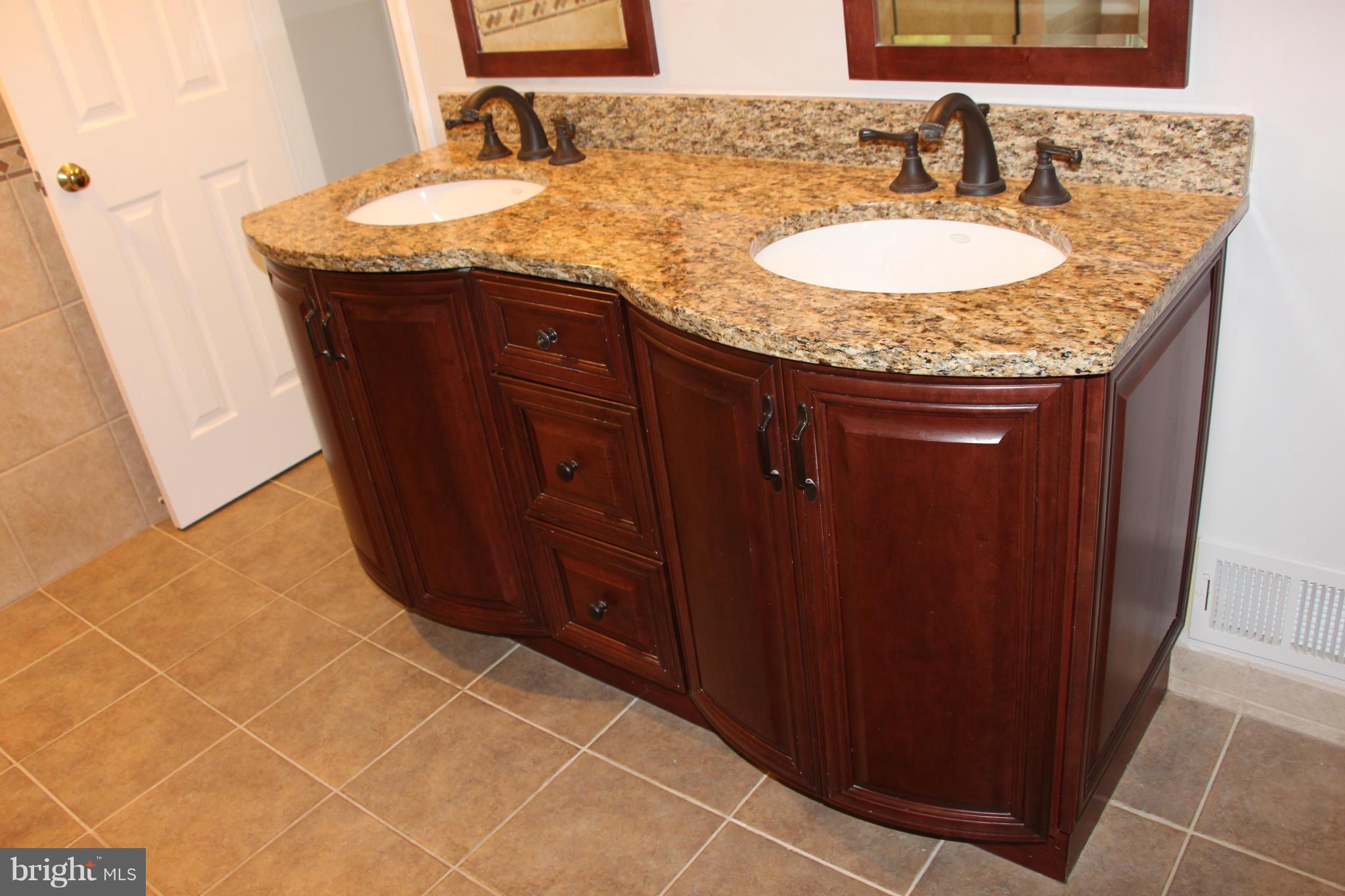 SOUTH RUN OAKS - Residential