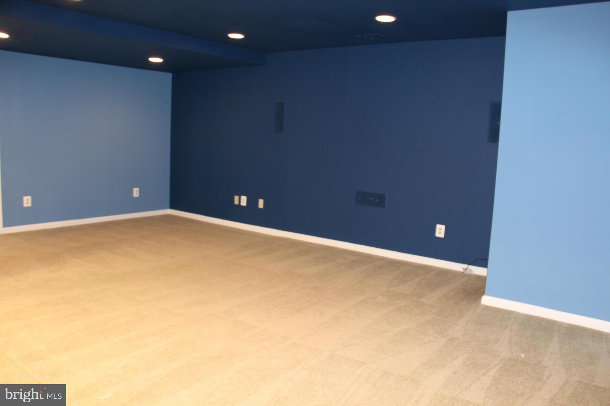 SOUTH RUN OAKS - Residential