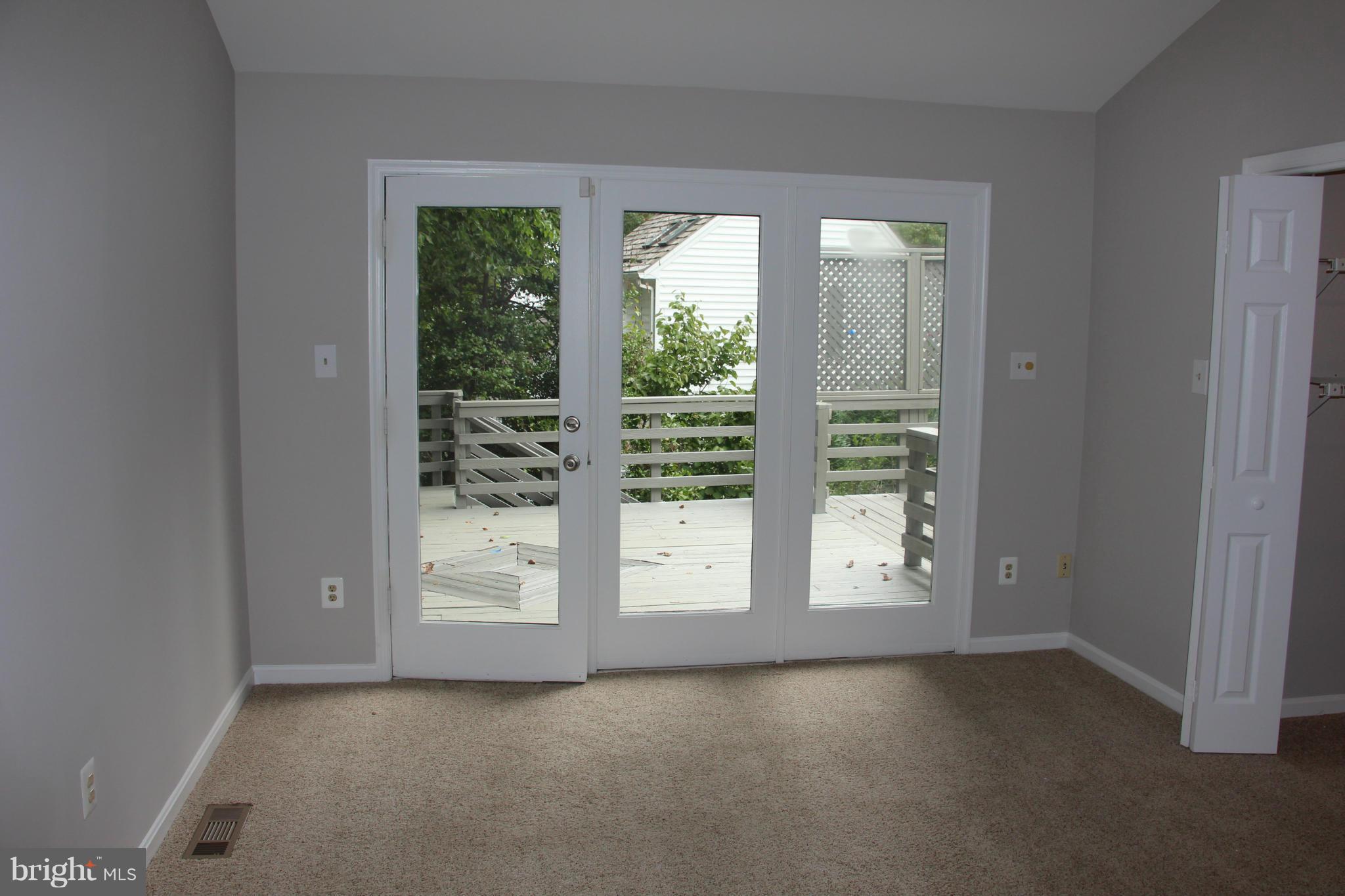 SOUTH RUN OAKS - Residential