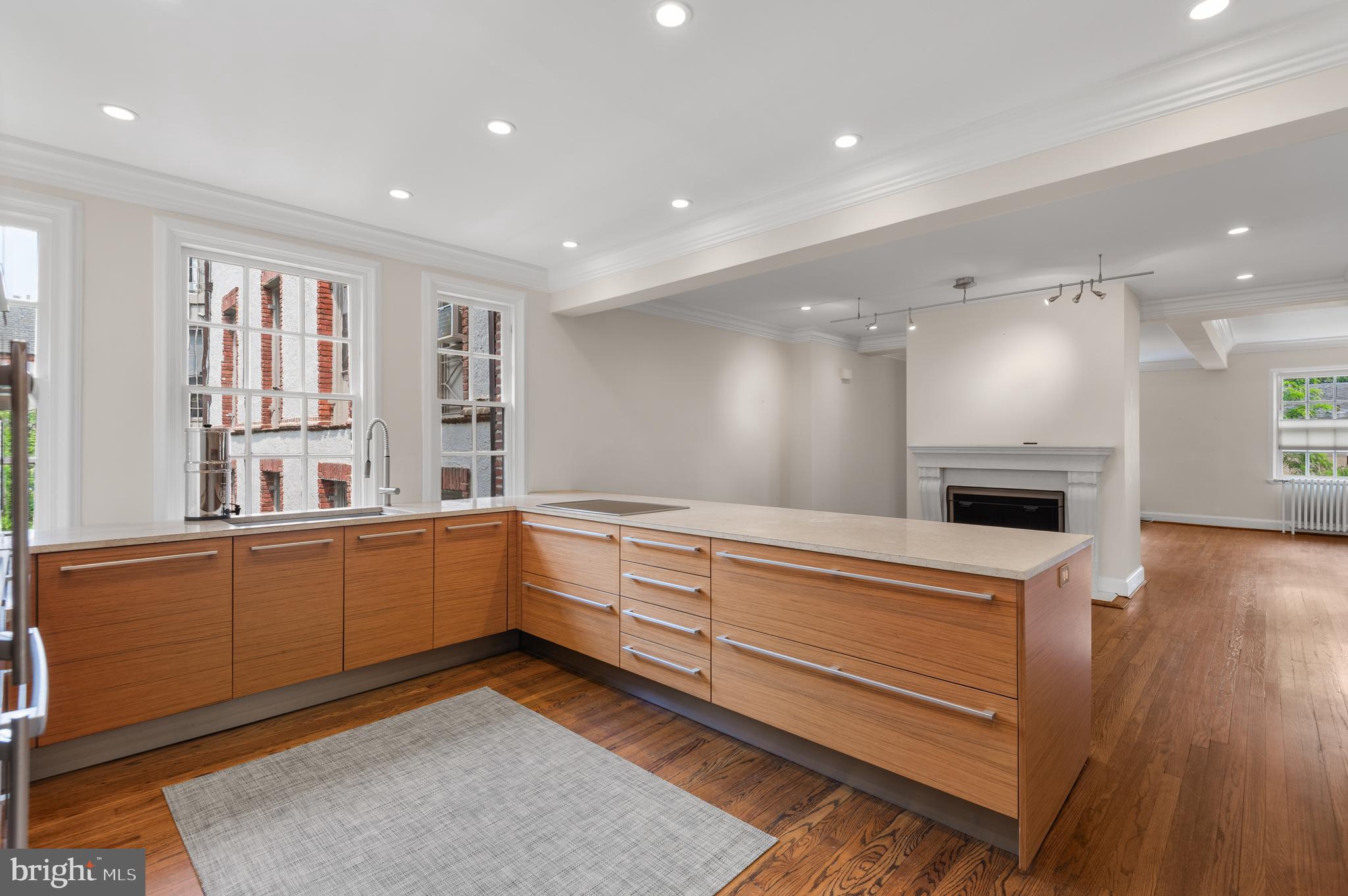 ROLAND PARK - Residential Lease
