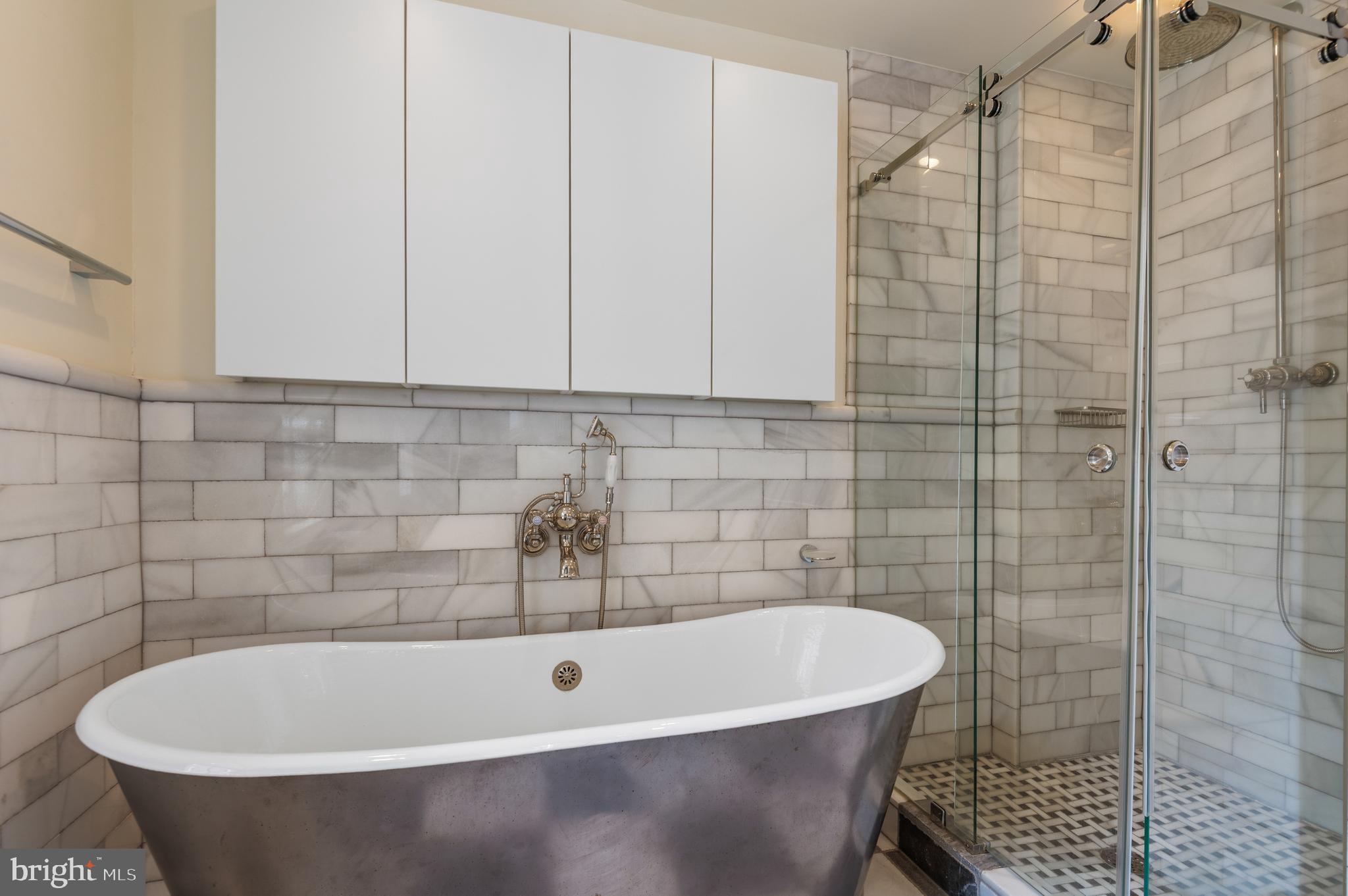 ROLAND PARK - Residential Lease