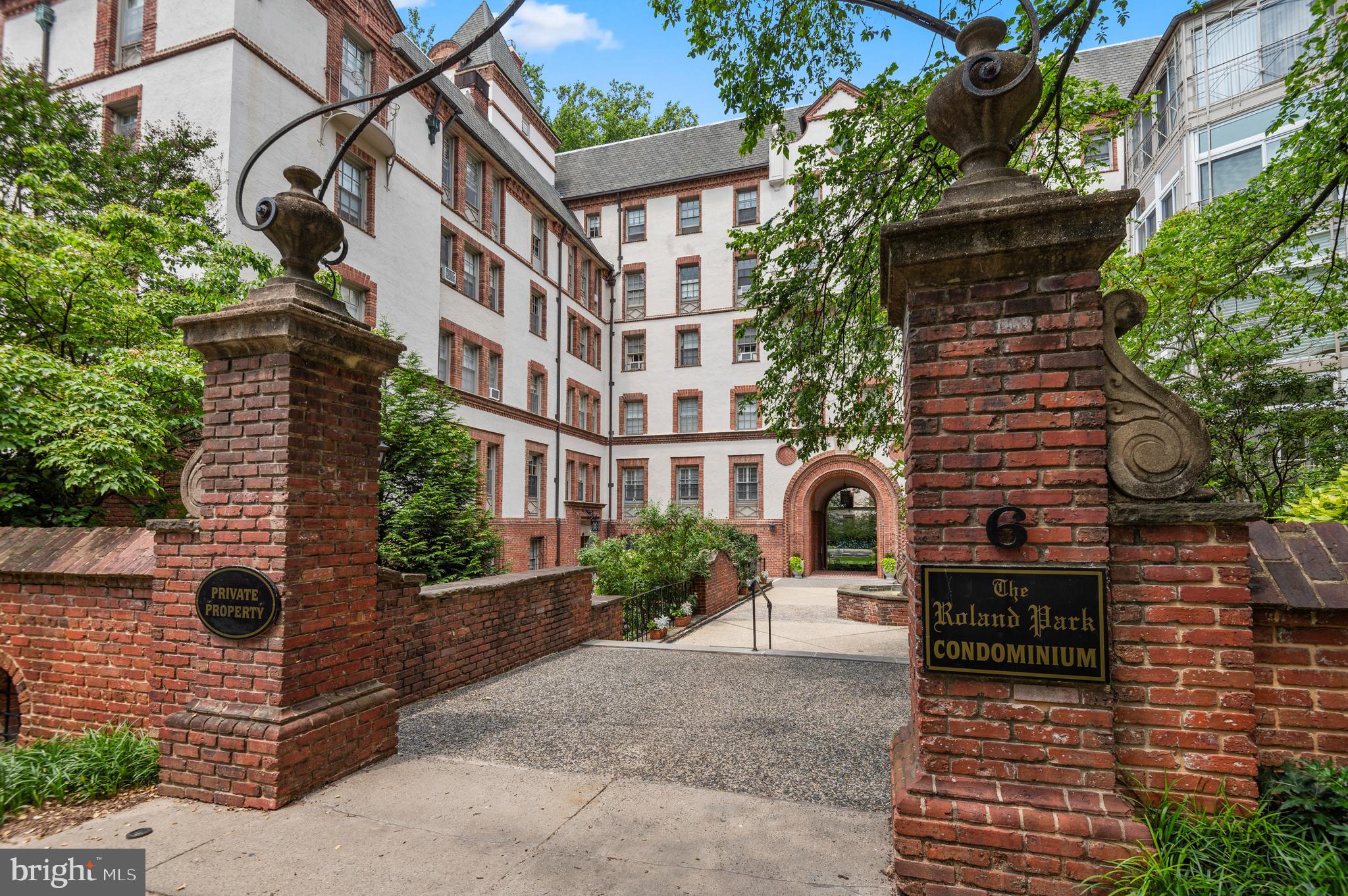 ROLAND PARK - Residential Lease