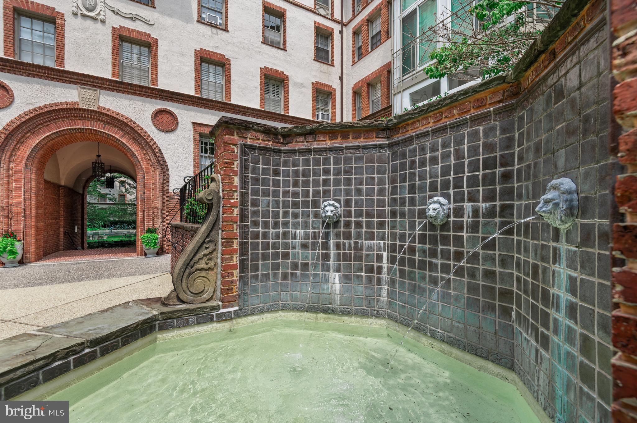 ROLAND PARK - Residential Lease