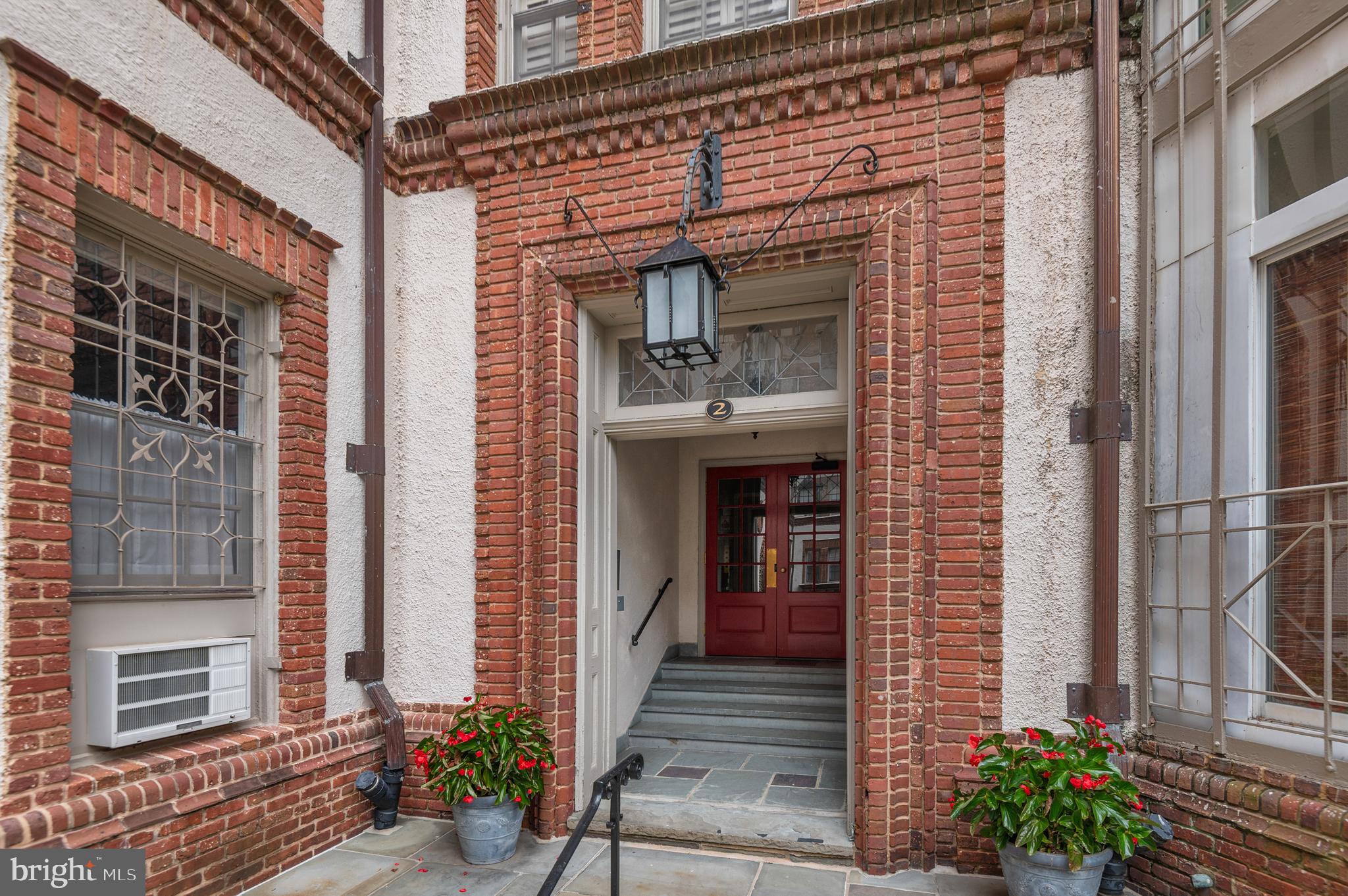 ROLAND PARK - Residential Lease