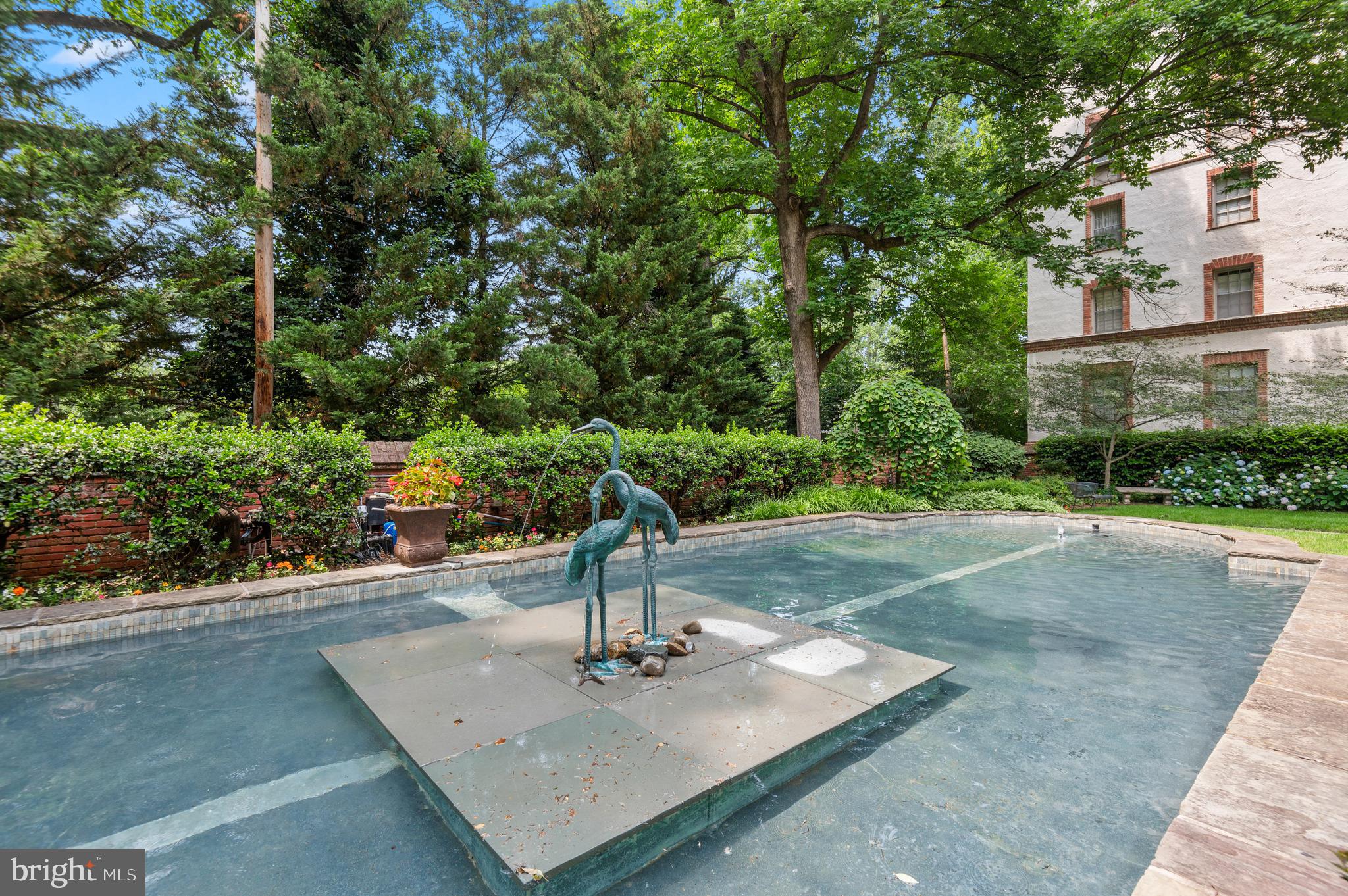 ROLAND PARK - Residential Lease