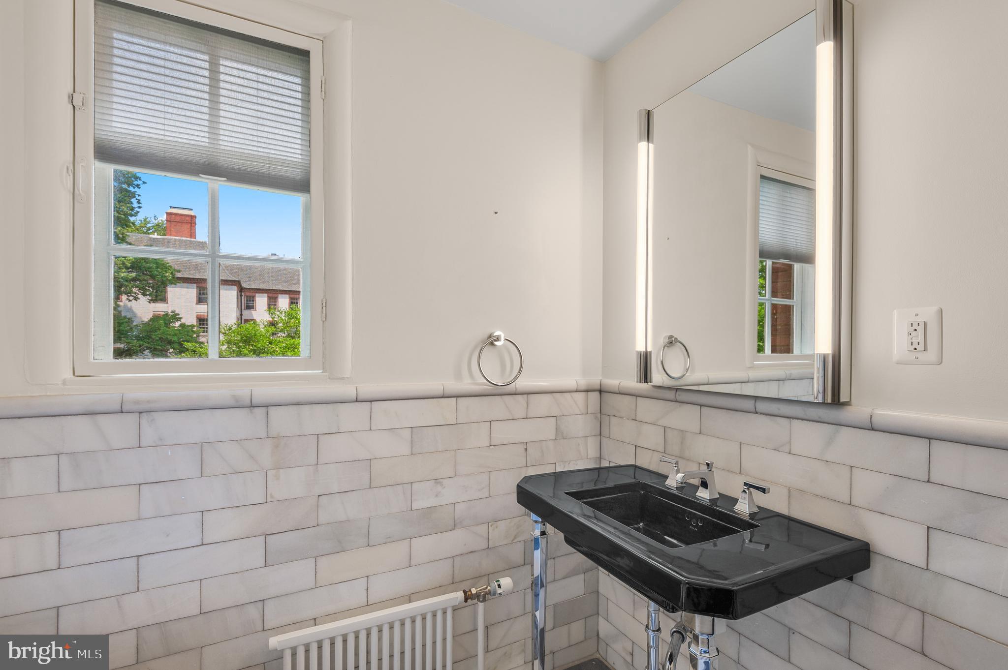 ROLAND PARK - Residential Lease