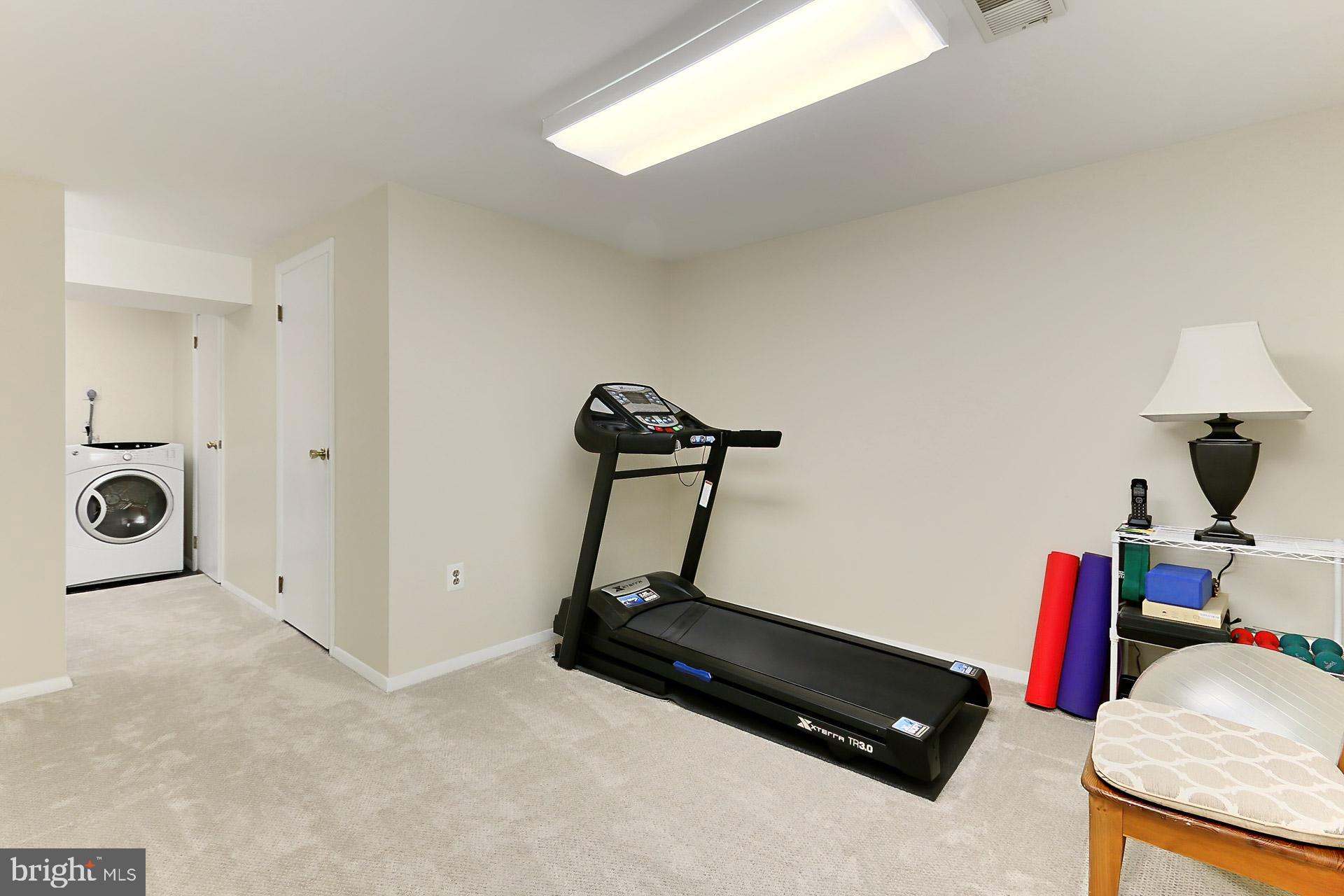 LAKEWOOD HILLS - Residential