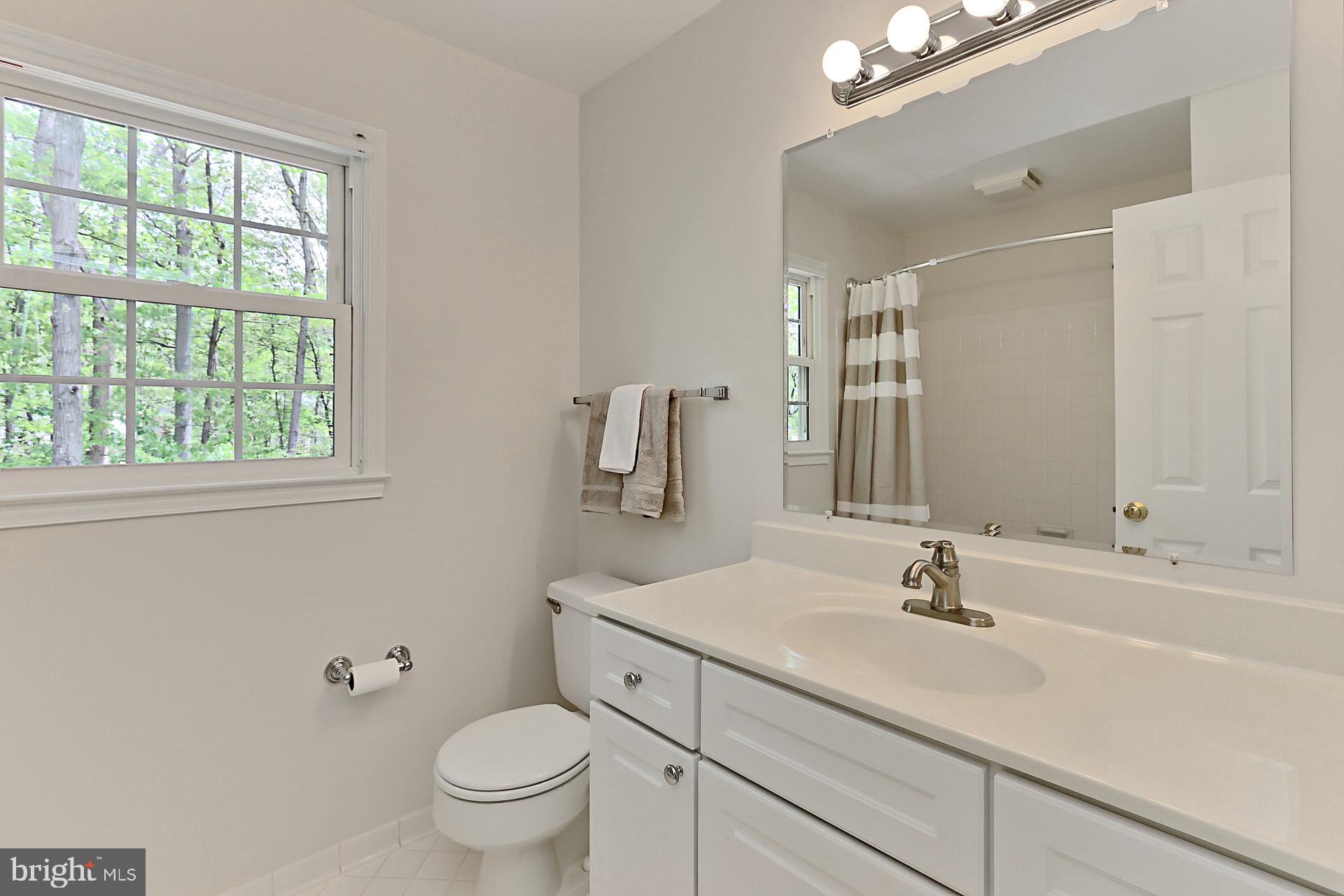 LAKEWOOD HILLS - Residential