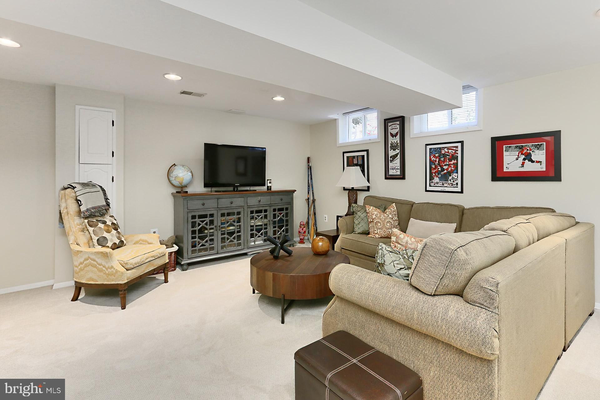 LAKEWOOD HILLS - Residential