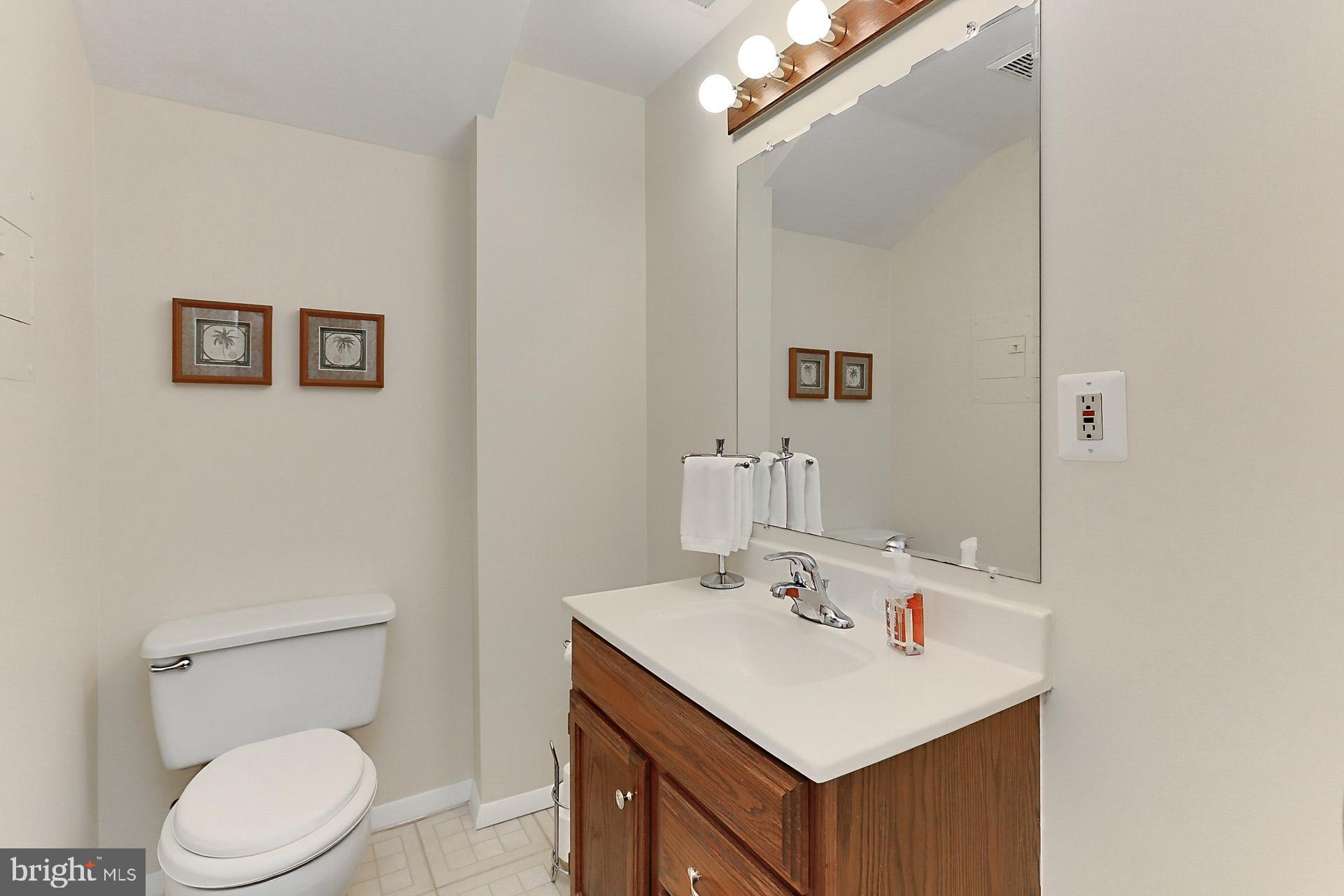 LAKEWOOD HILLS - Residential