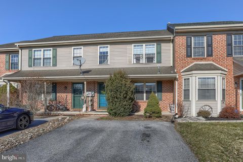Photo of 35 Windemere Court, ELIZABETHTOWN, PA 17022 (MLS # PALA2064442)
