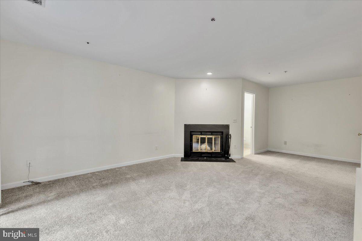 GLENSFORD CONDO - Residential