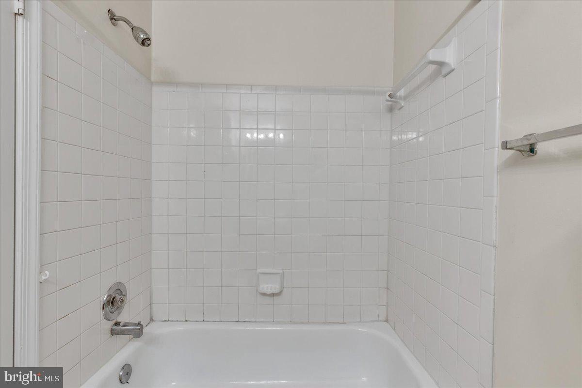 GLENSFORD CONDO - Residential