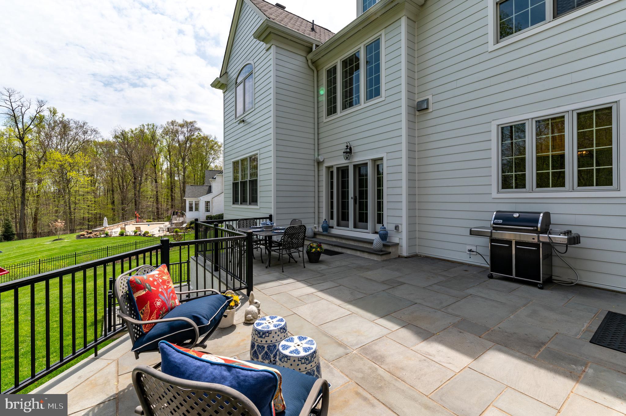 WHITE HORSE - Residential