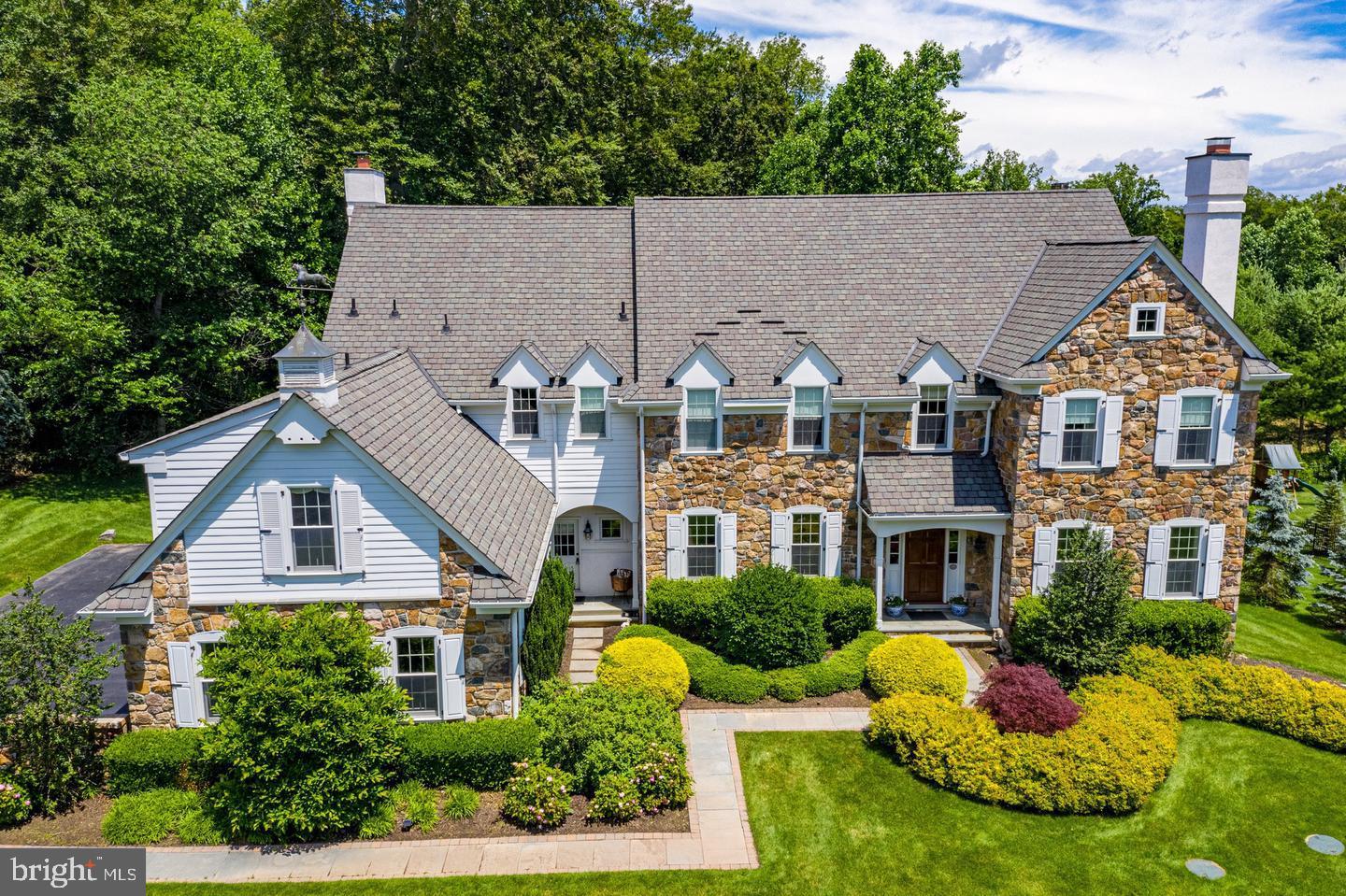 WHITE HORSE - Residential