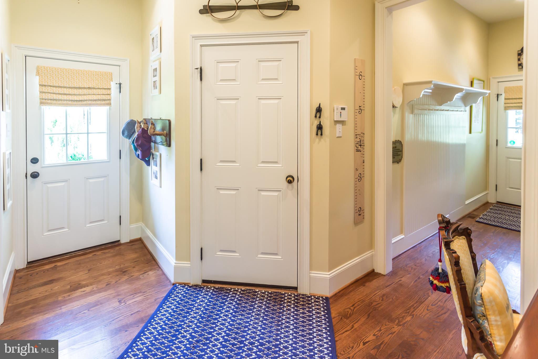 WHITE HORSE - Residential