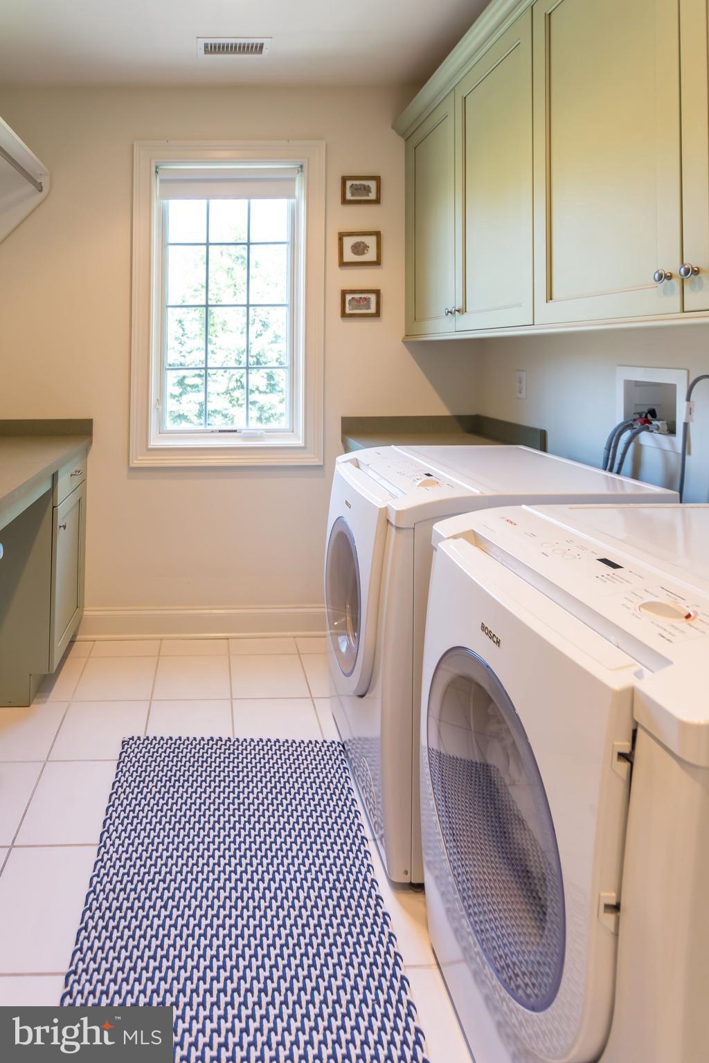 WHITE HORSE - Residential