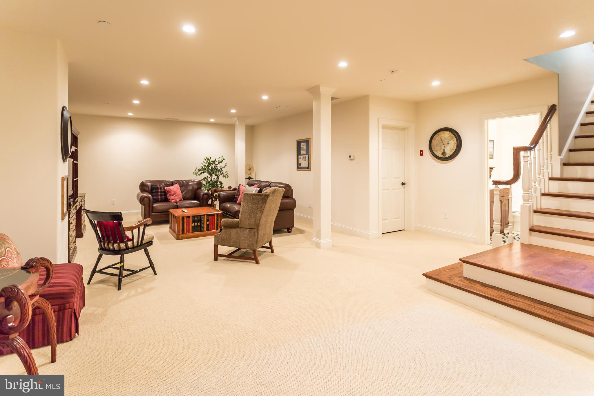 WHITE HORSE - Residential