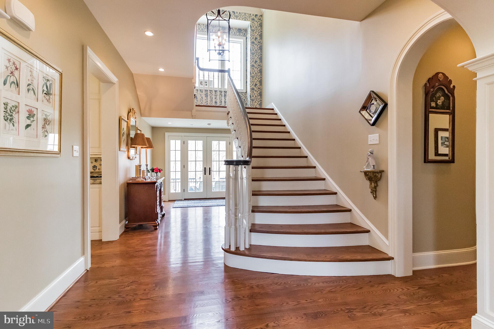 WHITE HORSE - Residential