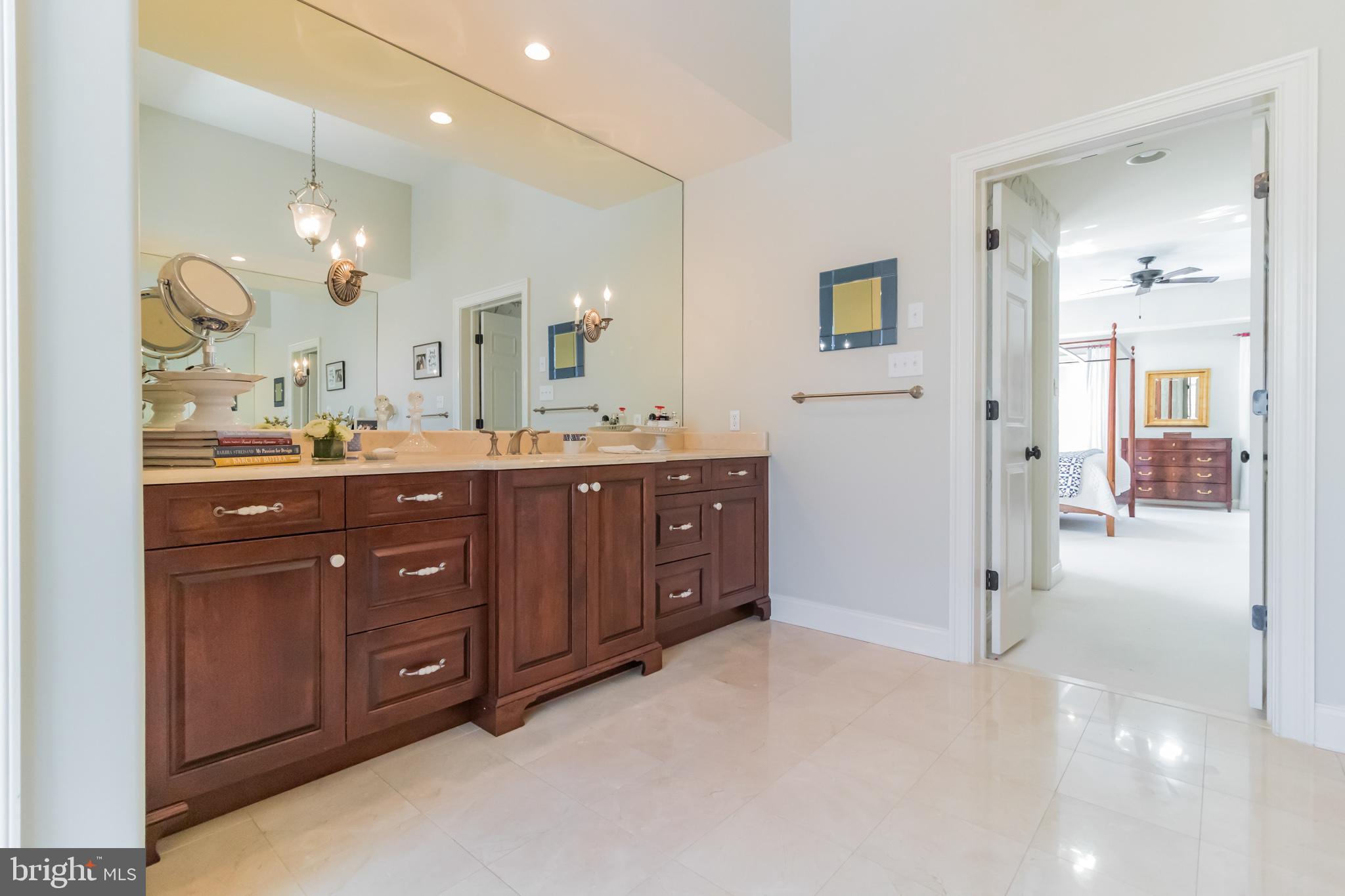 WHITE HORSE - Residential