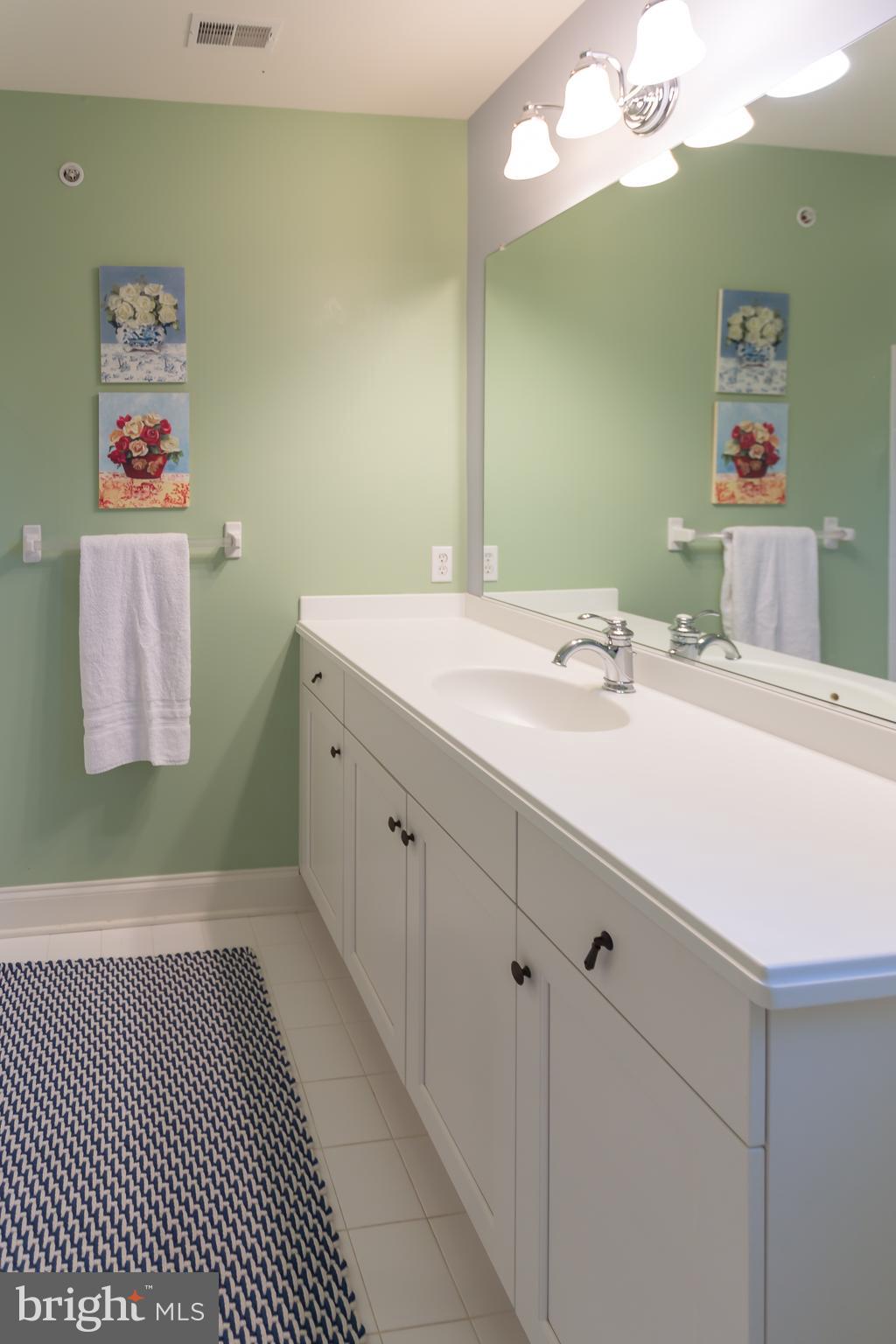 WHITE HORSE - Residential