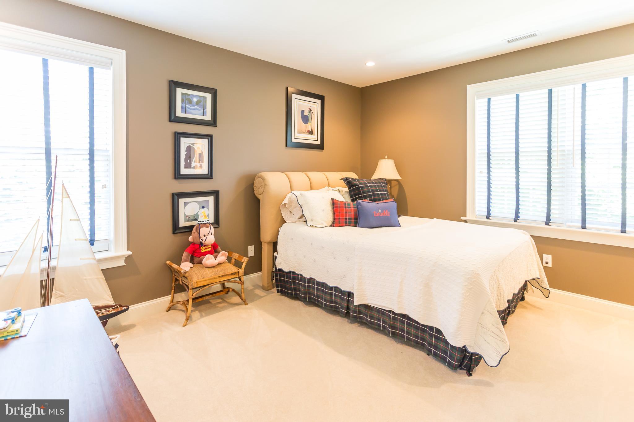 WHITE HORSE - Residential