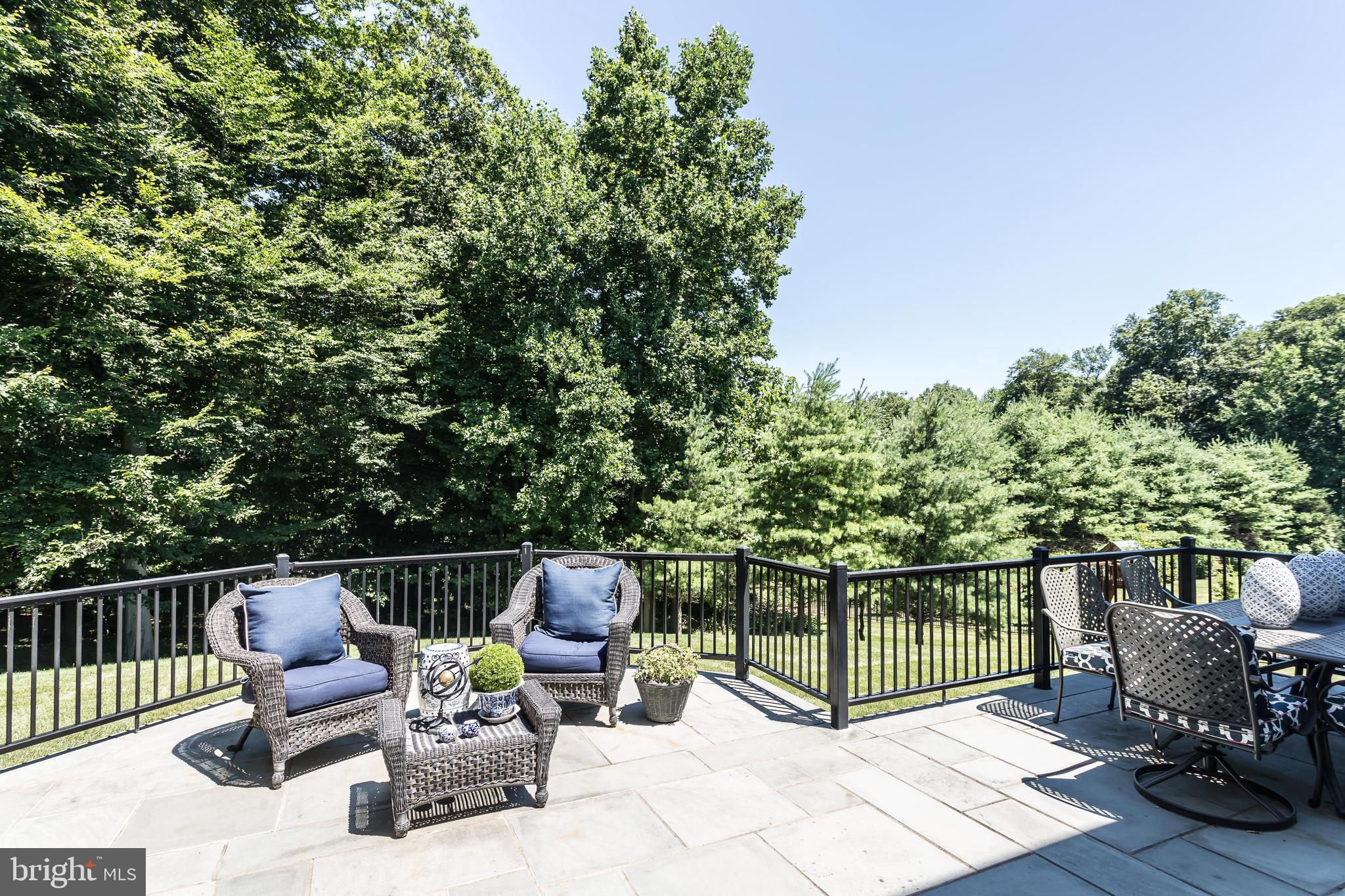 WHITE HORSE - Residential