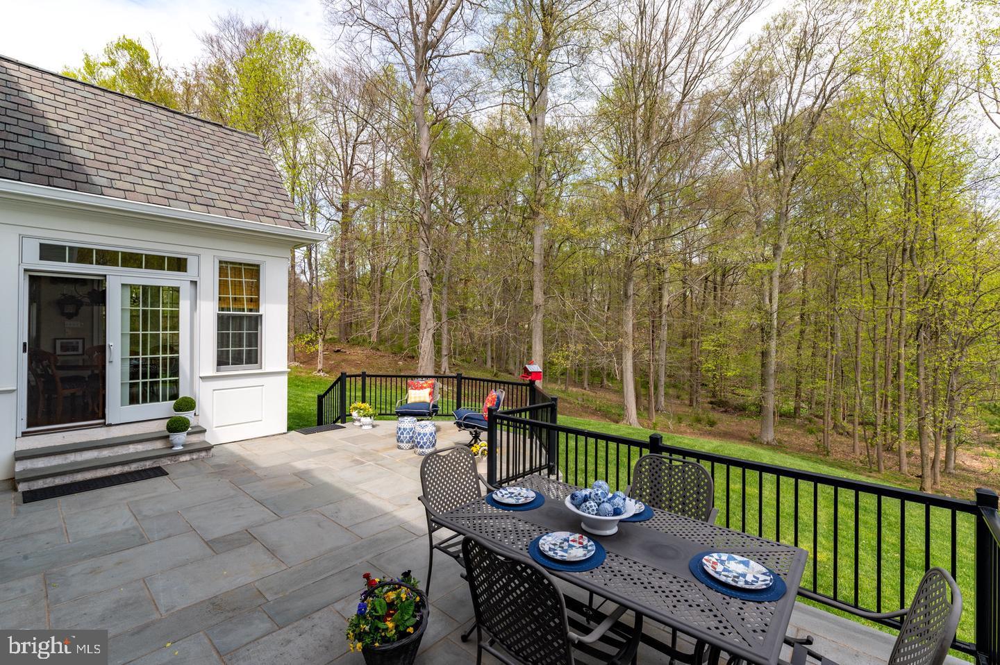 WHITE HORSE - Residential