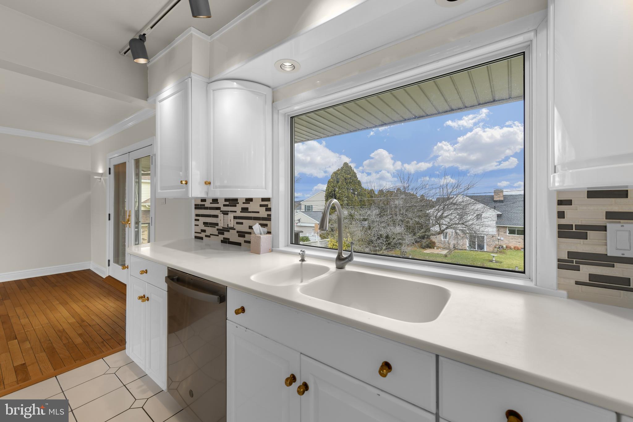 WHITFIELD - Residential