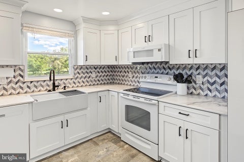 Photo of 6444 Lancaster Drive, WARRENTON, VA 20187 (MLS # VAFQ2024214)