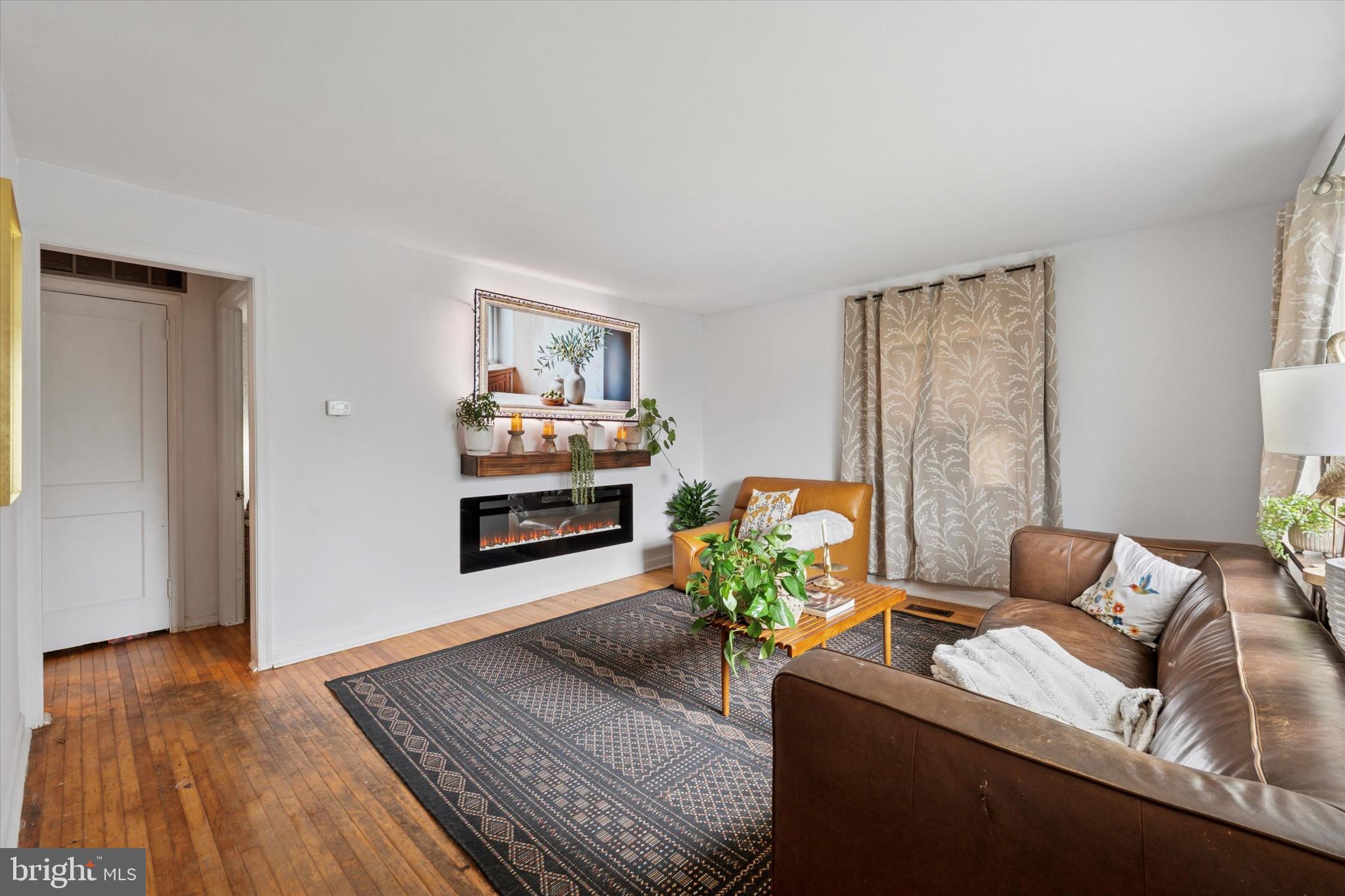 515 HILLSIDE DRIVE
