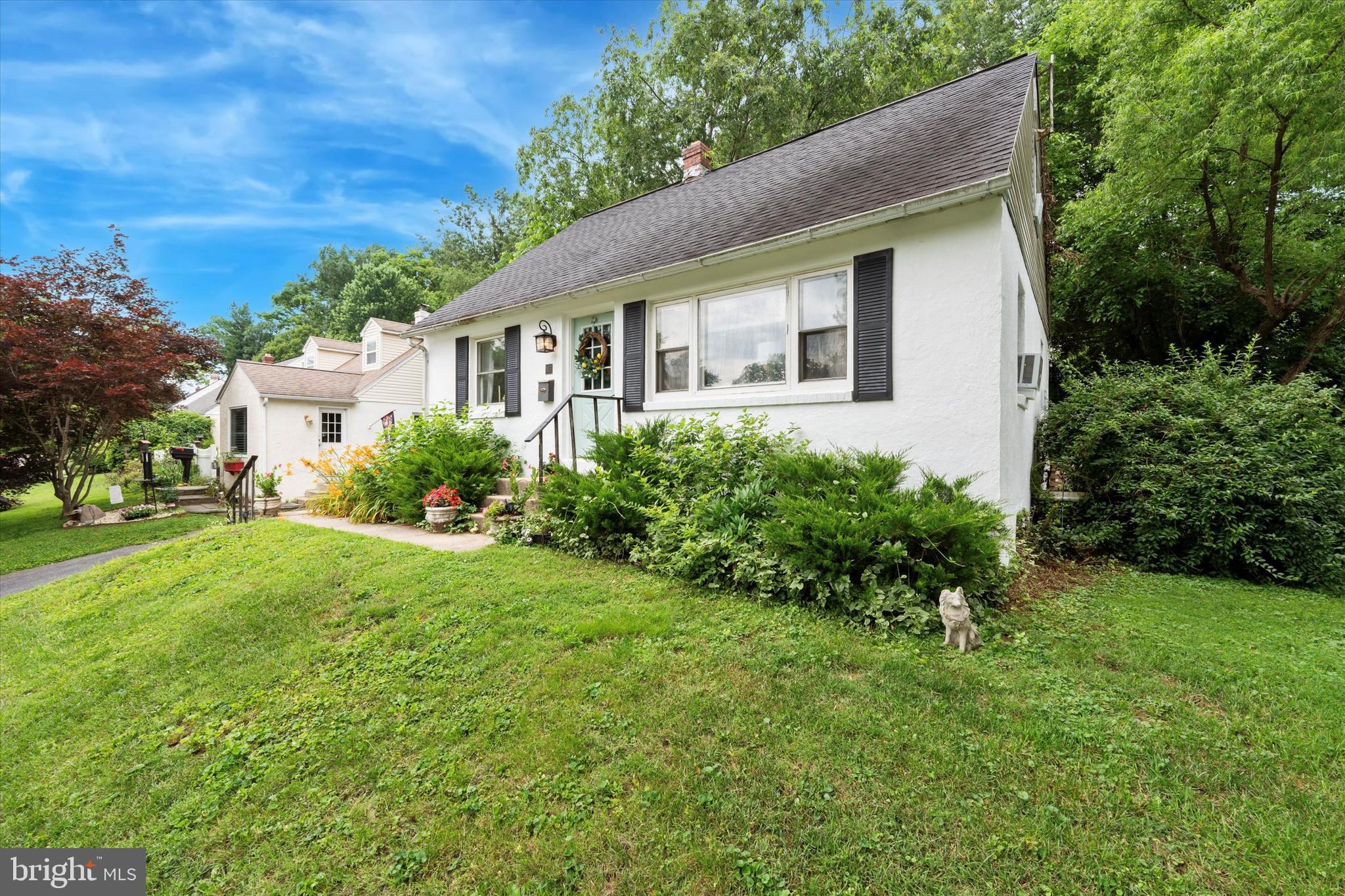 515 HILLSIDE DRIVE