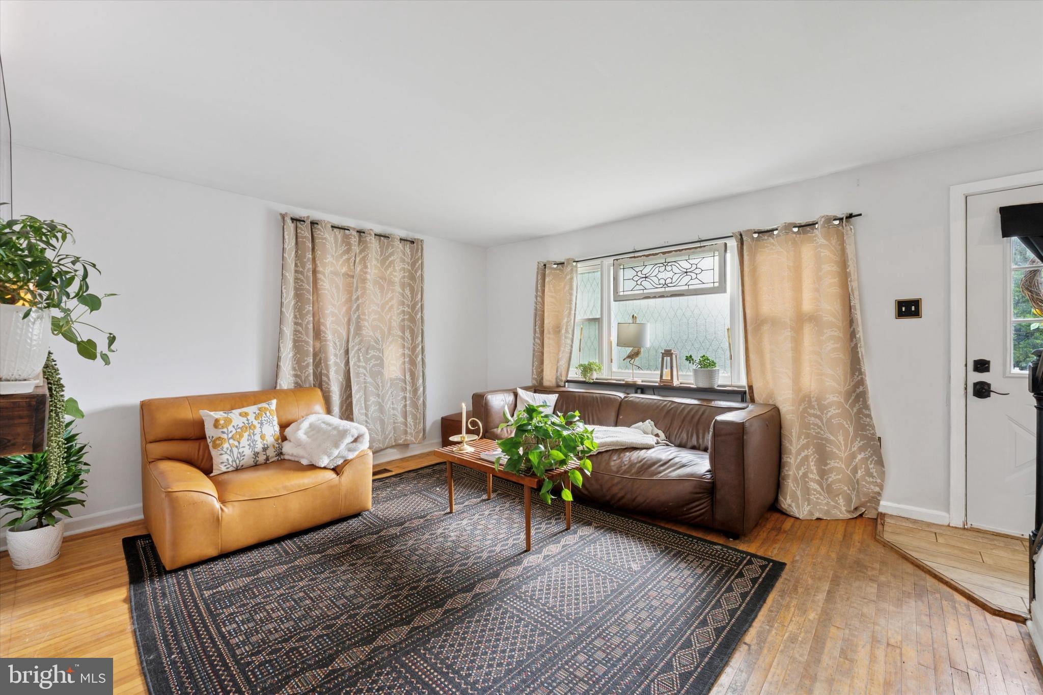 515 HILLSIDE DRIVE