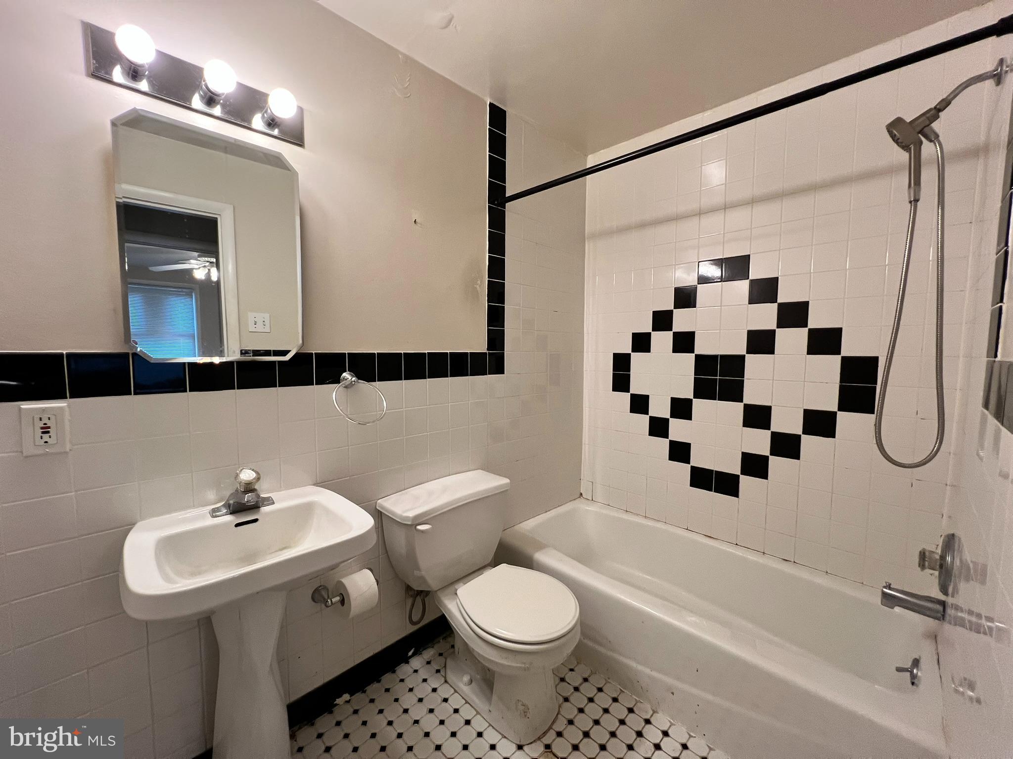 DREXEL HILL - Residential Income