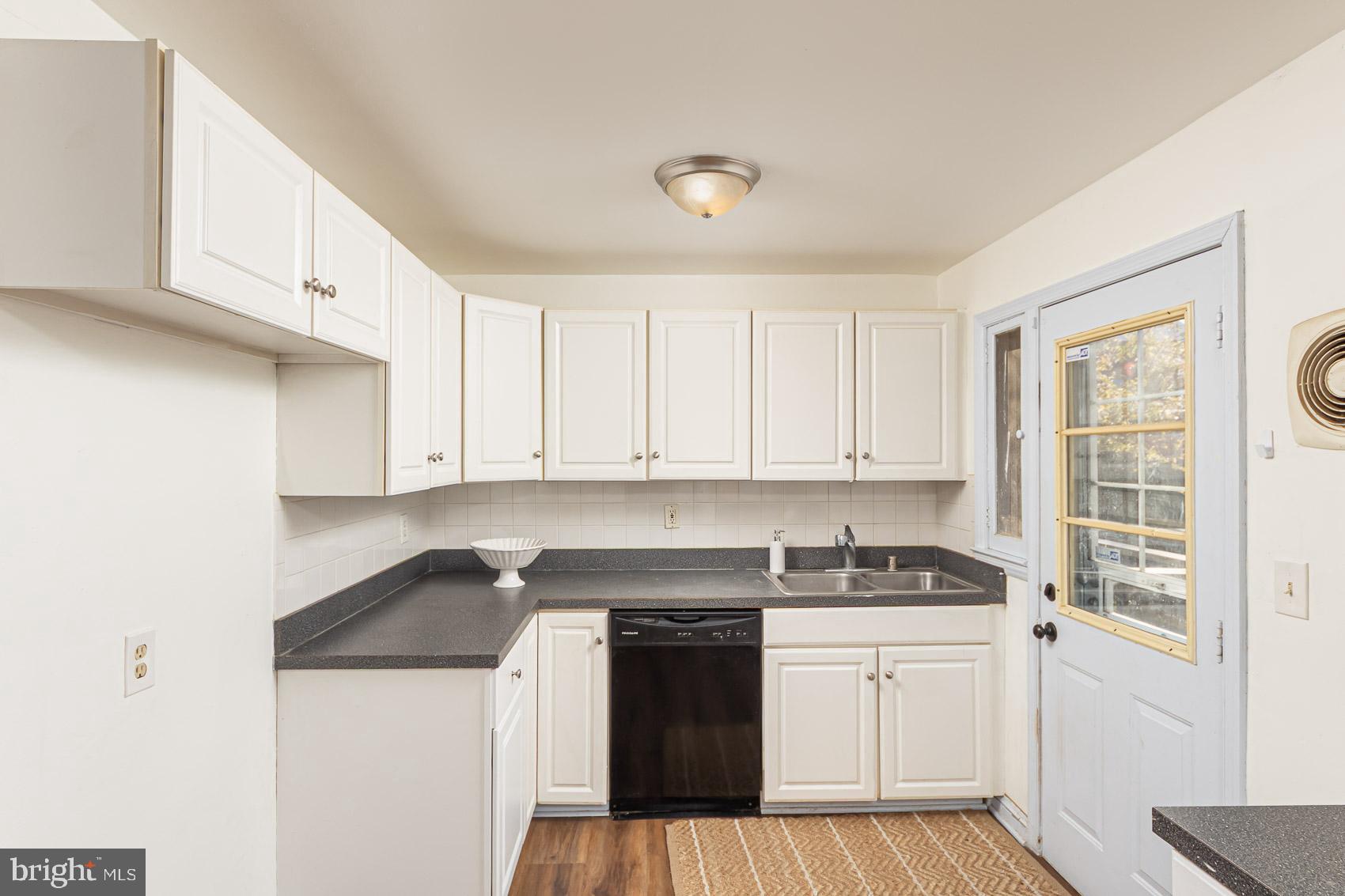 GLEN OAKS - Residential