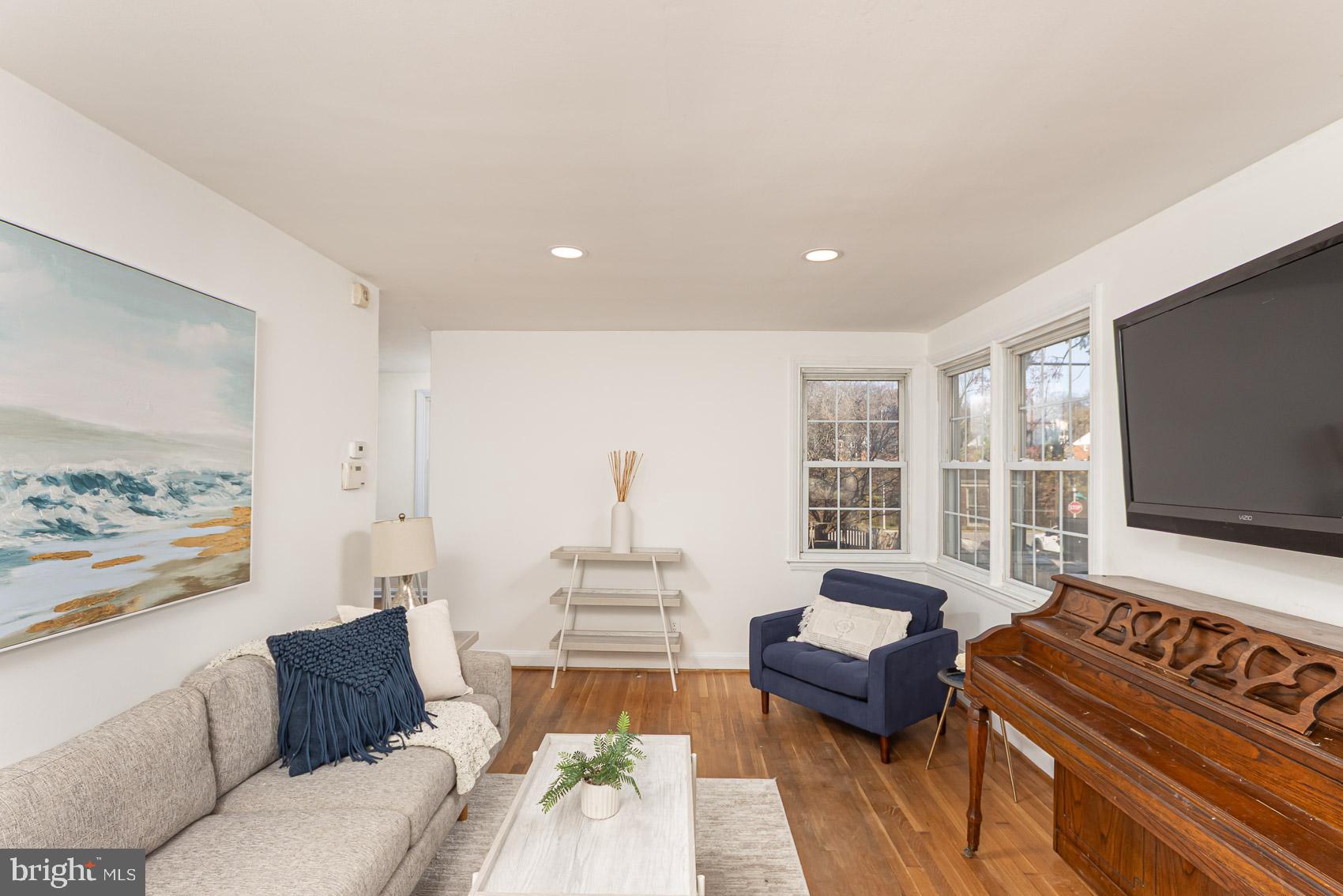 GLEN OAKS - Residential