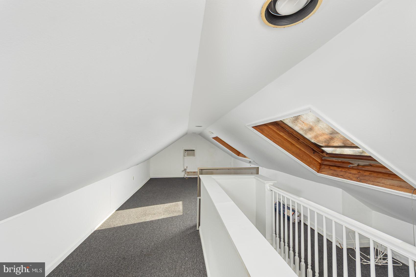 GLEN OAKS - Residential