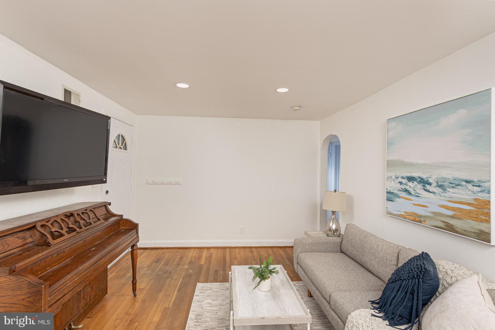 GLEN OAKS - Residential