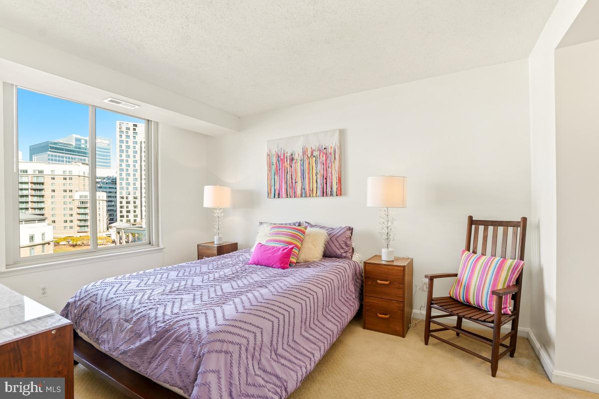 THE CHASE AT BETHESDA - Residential