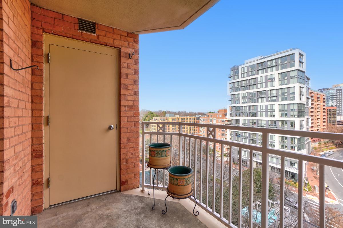 THE CHASE AT BETHESDA - Residential