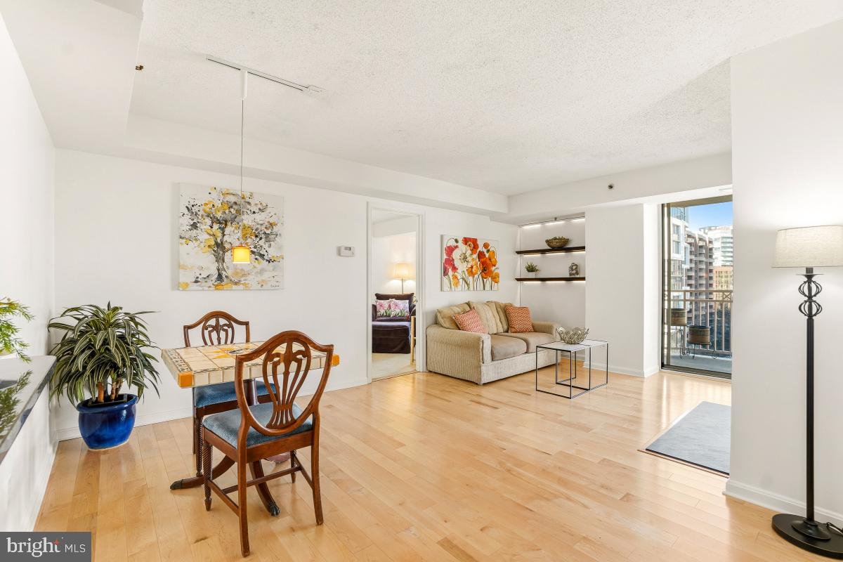 THE CHASE AT BETHESDA - Residential