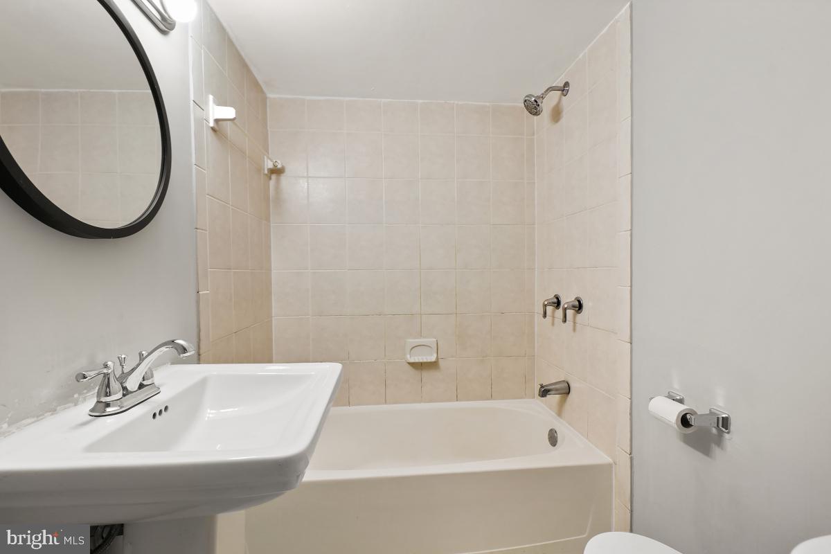 WHEATON WOODS - Residential