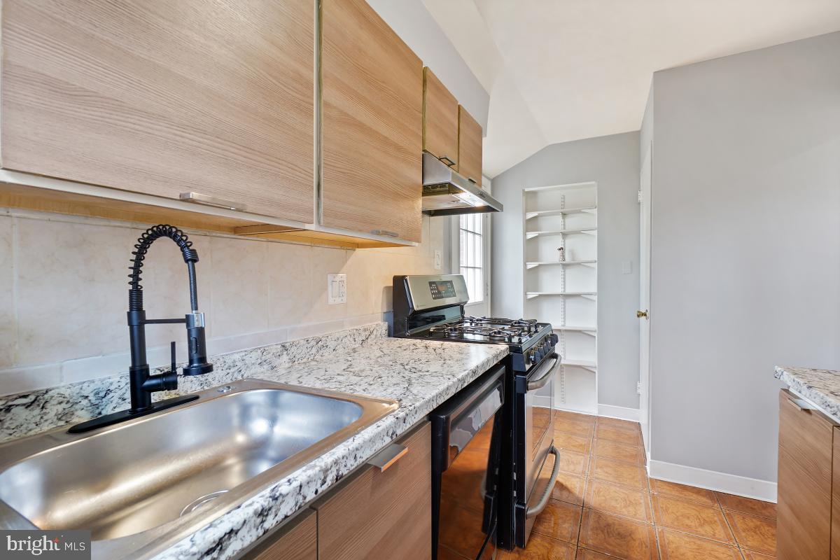 WHEATON WOODS - Residential